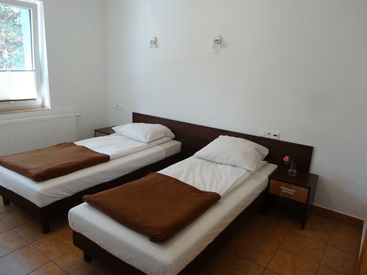 Dom Turysty "Tramp" Hotel Bukowno Екстериор снимка